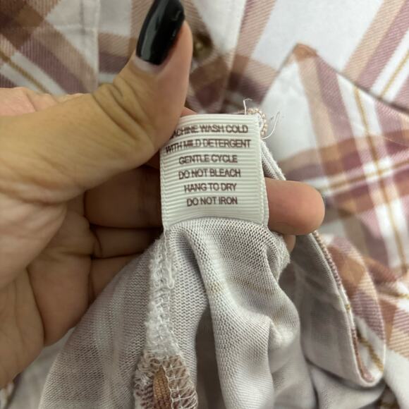 Eden & Olivia Plaid Button-Front Long Sleeve Roll Tab Shirt Women's Size: Medium - Picture 6 of 8